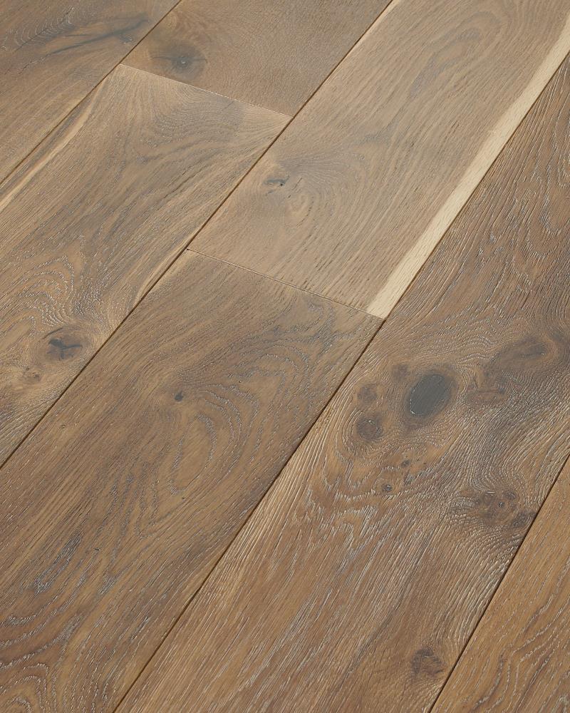 Shaw Oak Sorrel hardwood flooring — surface grain detail