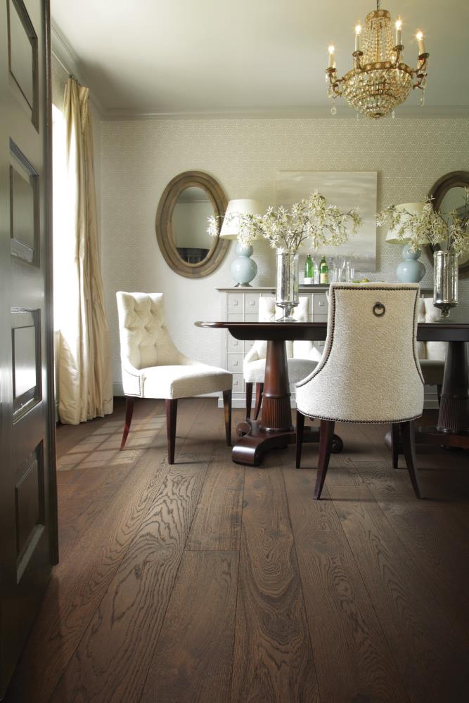 Shaw Oak Retreat hardwood flooring — installed room view