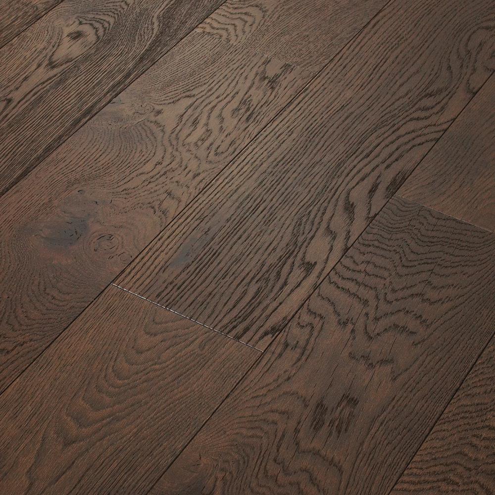 Shaw Oak Retreat hardwood flooring — surface grain detail