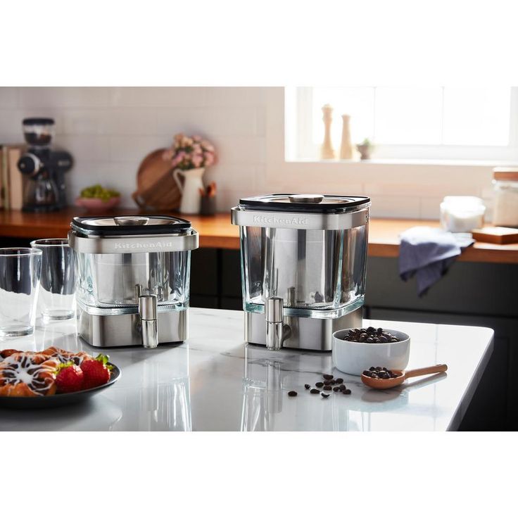 4.75 Cup Silver Cold Brew Coffee Maker