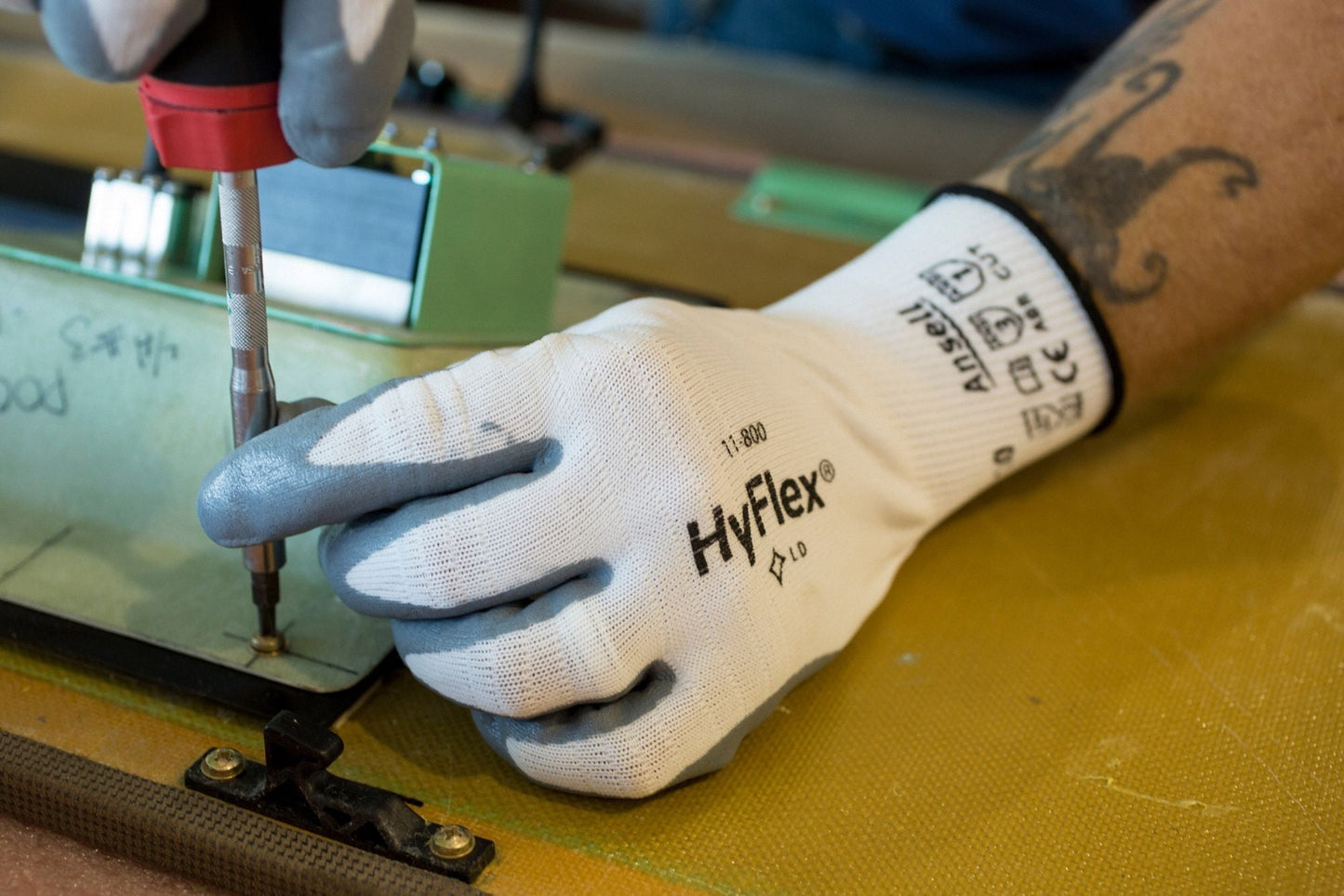 HYFLEX Foam Nitrile Coated Gloves XL - Superior Grip and Flexibility