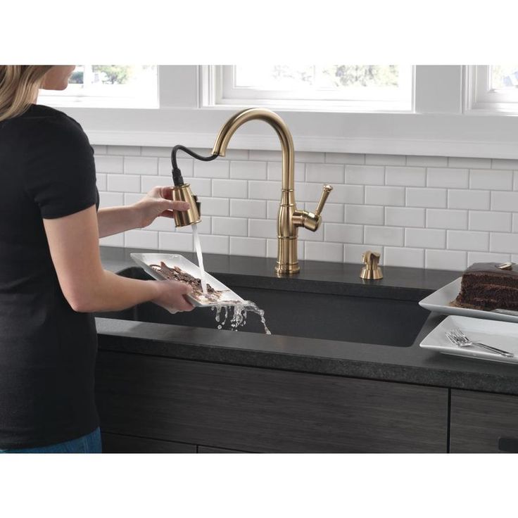 Delta Valdosta Champagne Bronze 1-Handle Deck-Mount Pull-Down Handle Kitchen Faucet (Deck Plate Included)