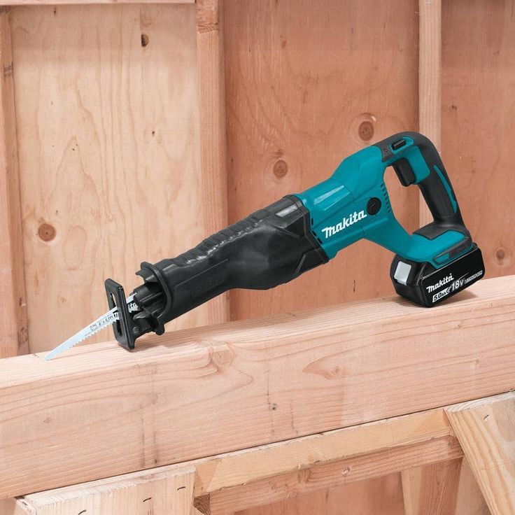 18-Volt 5.0Ah LXT Lithium-Ion Cordless Reciprocating Saw Kit