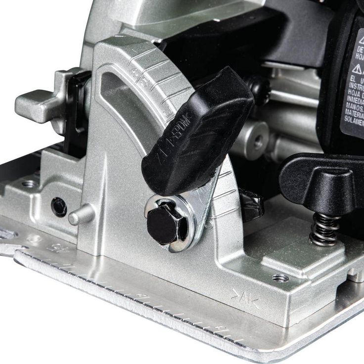 18-Volt 6-1/2 in. LXT Lithium-Ion Sub-Compact Brushless Cordless Circular Saw Kit (2.0 Ah)