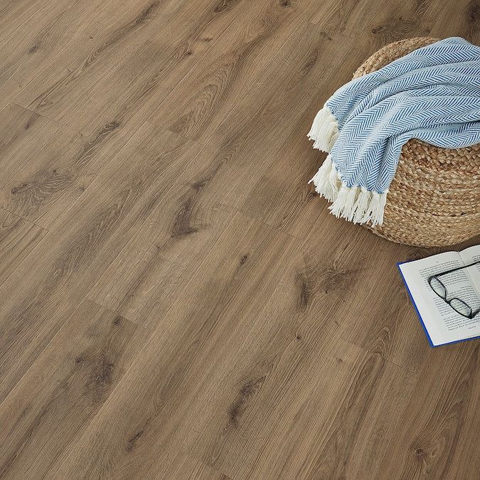 Pergo Pro +WetProtect Knightwood Oak Waterproof Laminate Flooring