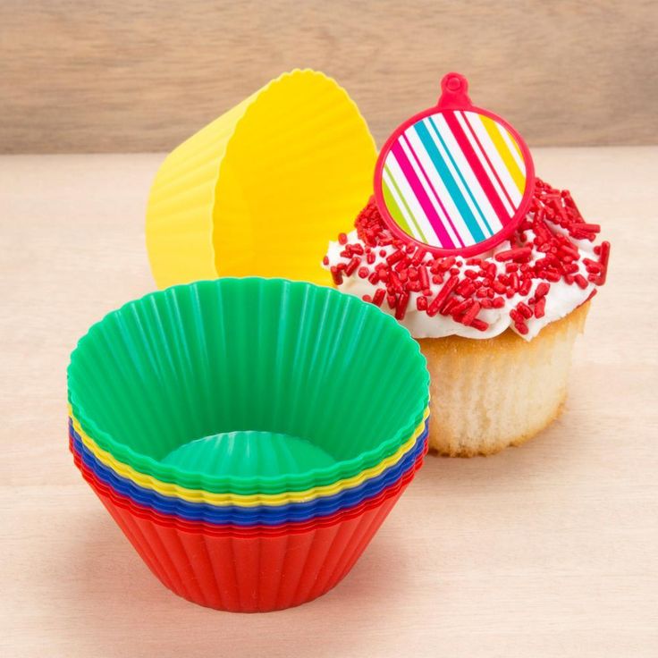 18-Piece Red Assorted Silicone Bakeware Set