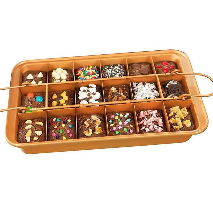 Brooklyn Brownie Non-Stick Baking Pan with Built-in Slicer (18-Brownies Capacity)