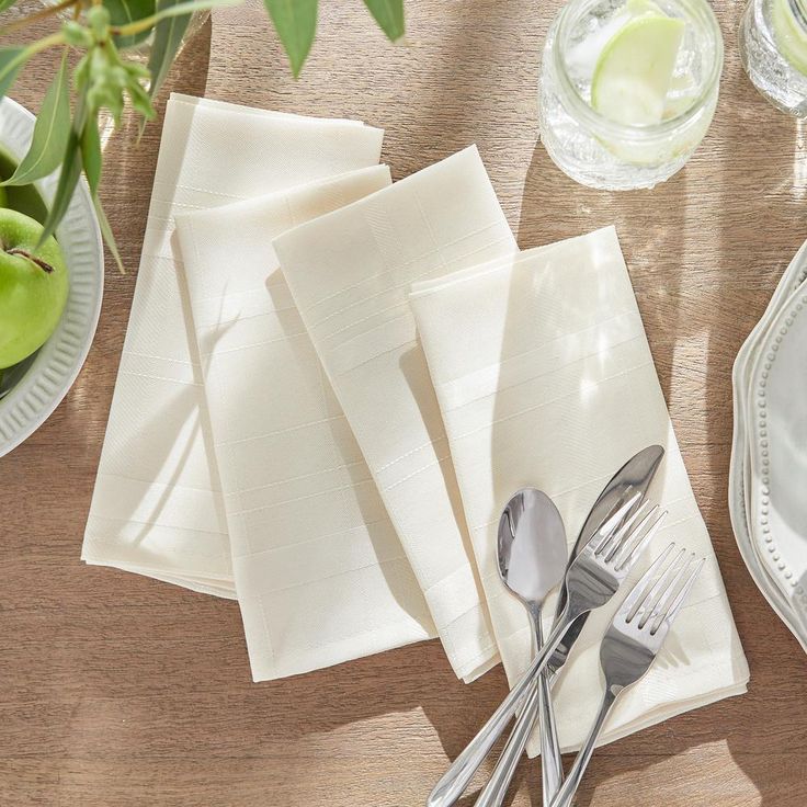 17 in. W x 17 in. L Elrene Elegance Plaid Damask Beige Fabric Napkins (Set of 4)