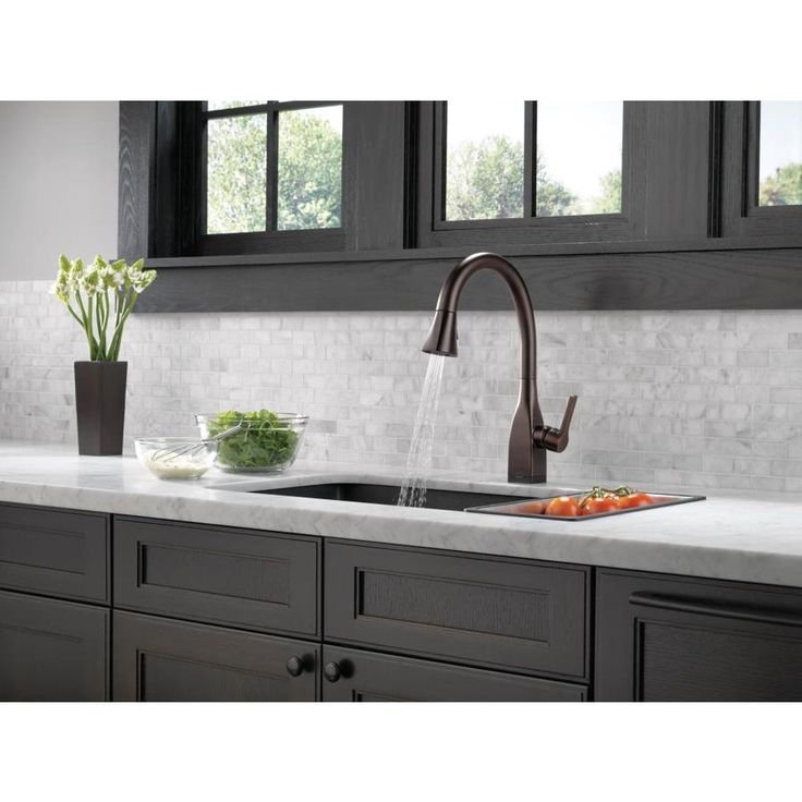 Delta Mateo Touch2O Venetian Bronze 1-Handle Deck-Mount Pull-Down Touch Kitchen Faucet