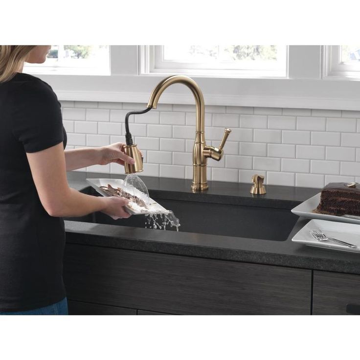 Delta Valdosta Champagne Bronze 1-Handle Deck-Mount Pull-Down Handle Kitchen Faucet (Deck Plate Included)
