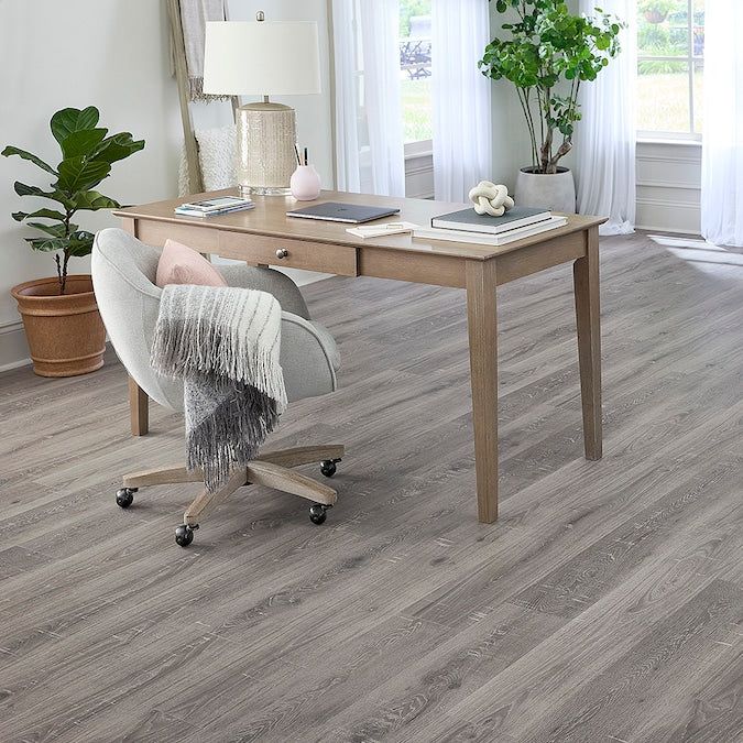 STAINMASTER PetProtect Hanford Oak 12-mm T x 7-1/2-in W x 47-1/4-in L Waterproof Wood Plank Laminate Flooring (22.09-sq ft / Carton)