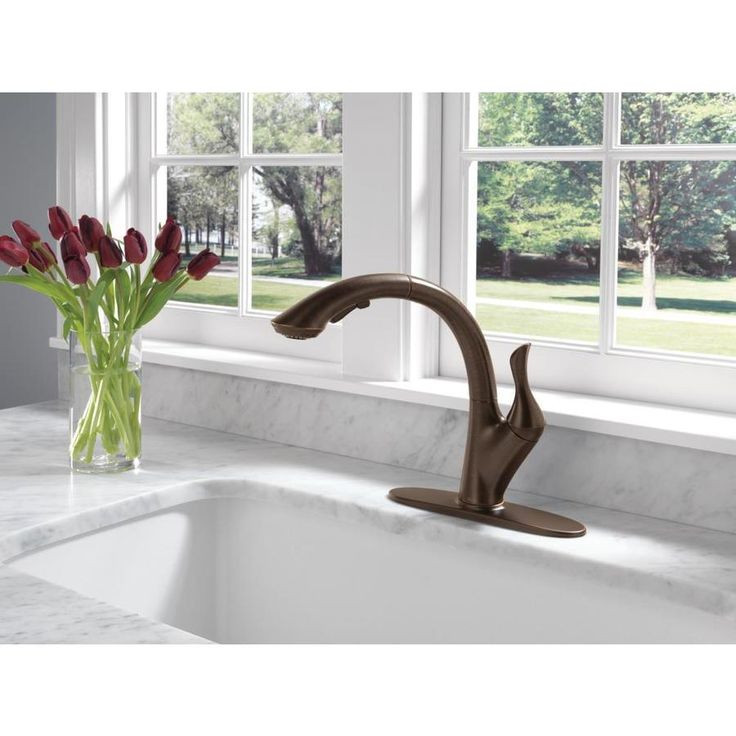 Delta Linden Venetian Bronze 1-Handle Deck-Mount Pull-Out Handle Kitchen Faucet (Deck Plate Included)