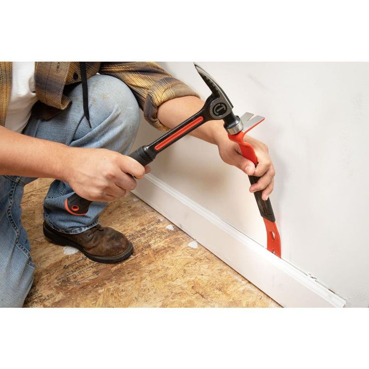 Crescent 15 in. Flat Pry Bar with Grip