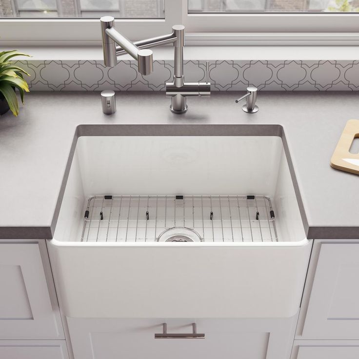 Fireclay 24 in. Single Bowl Farmhouse Kitchen Sink in White