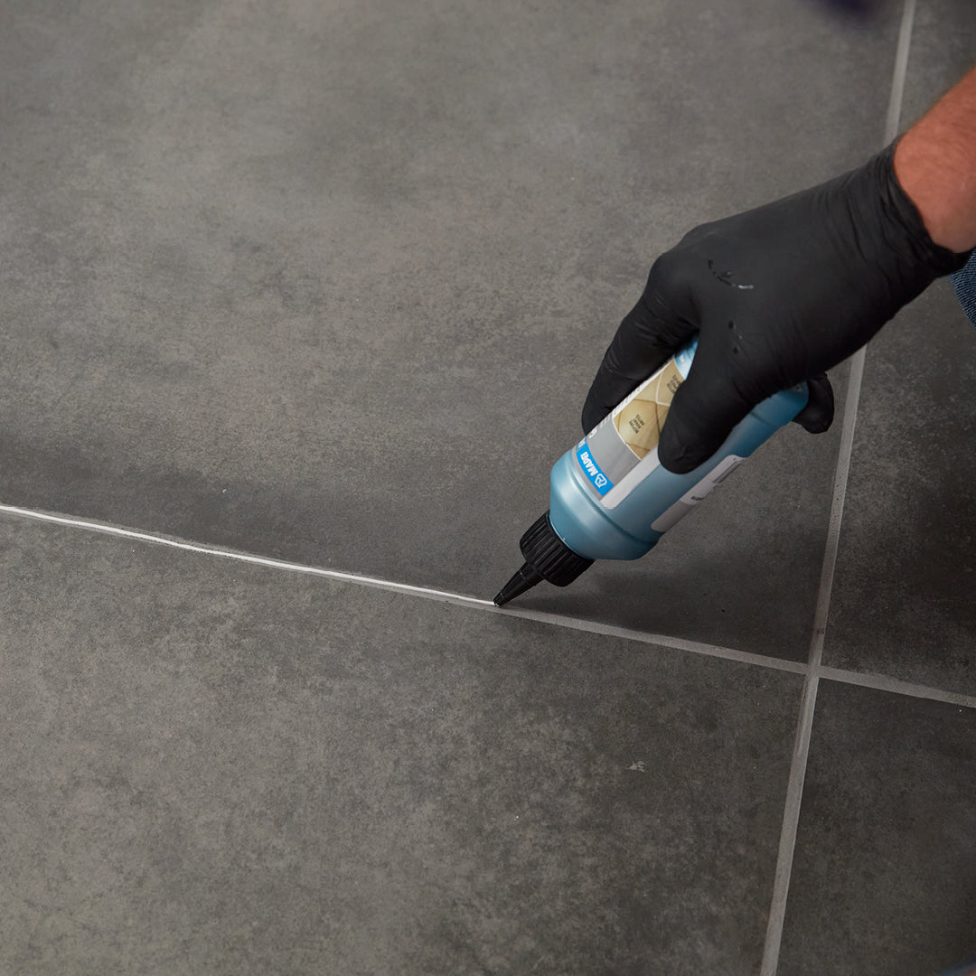 MAPEI UltraCare Grout Refresh, 107 Iron