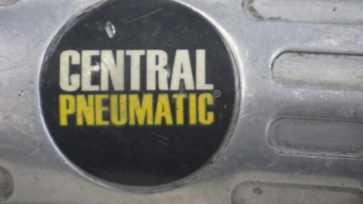 Central Pneumatic 3/8 in. Air Ratchet Wrench, Item 47214