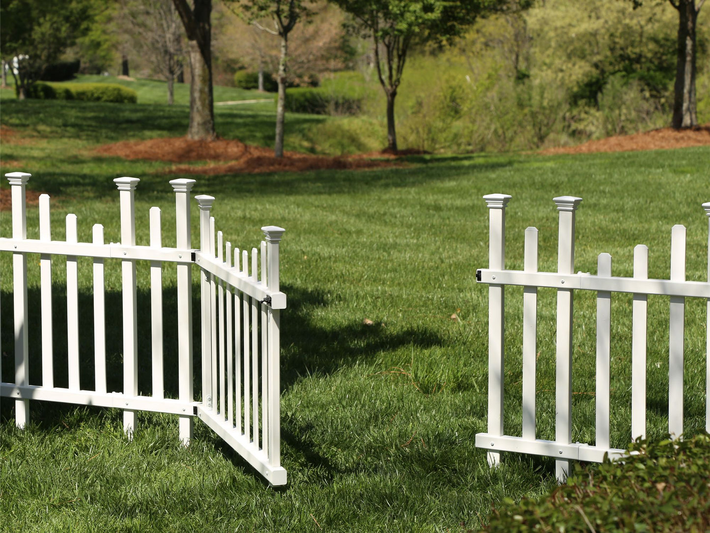 Zippity Outdoor Products Madison 2.5-ft H x 5-ft W White Vinyl Scallop Fence Gate Kit (Unassembled)