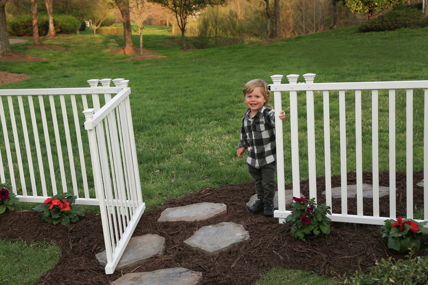 Zippity Outdoor Products Baskenridge 3-ft H x 4.25-ft W White Vinyl Flat-top Fence Gate Kit (Unassembled)