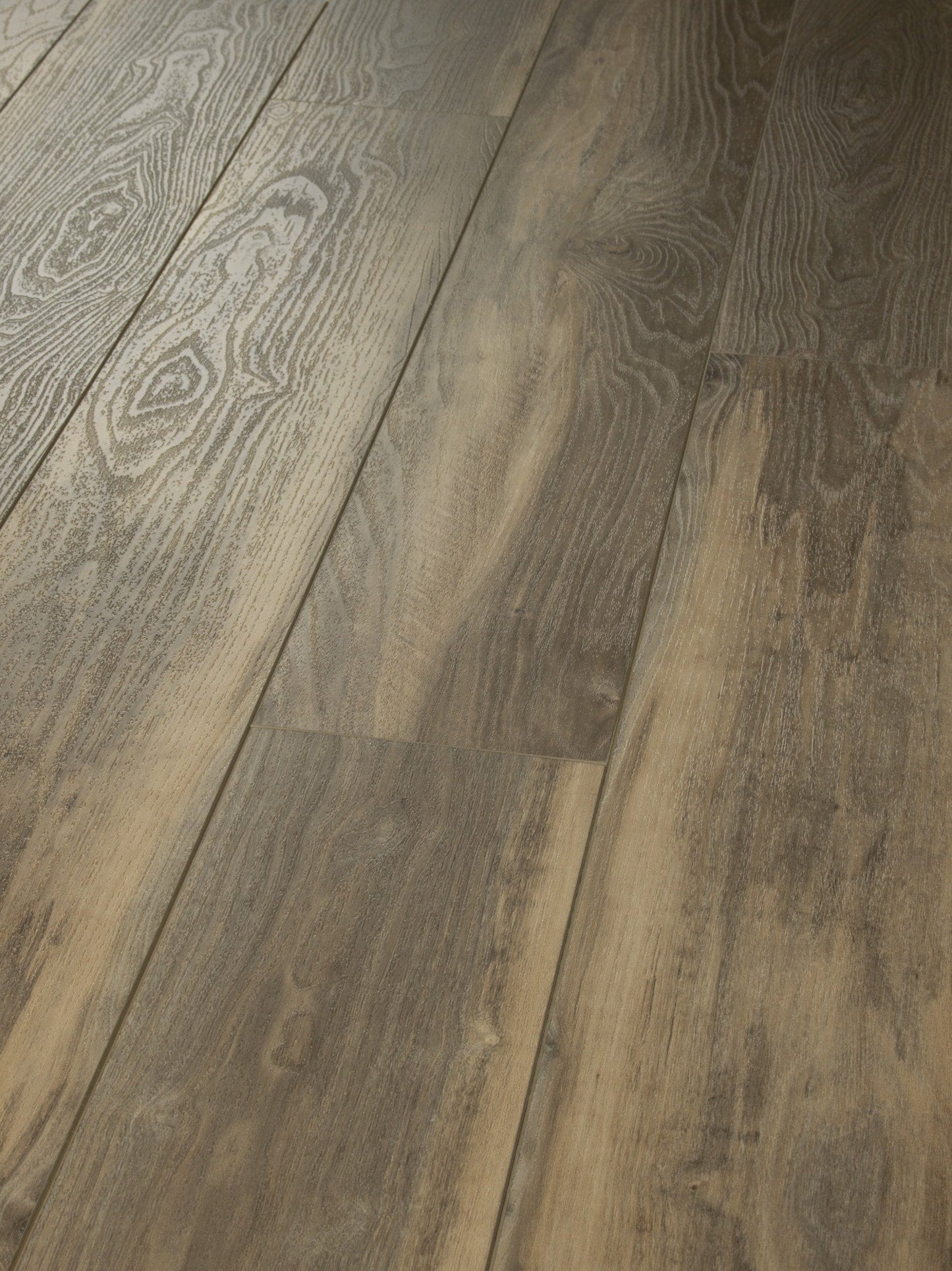 Shaw Parallax HD Plus Alluring 7-in Wide x 8-mm Thick Waterproof Luxury Vinyl Plank Flooring (18.91-sq ft)
