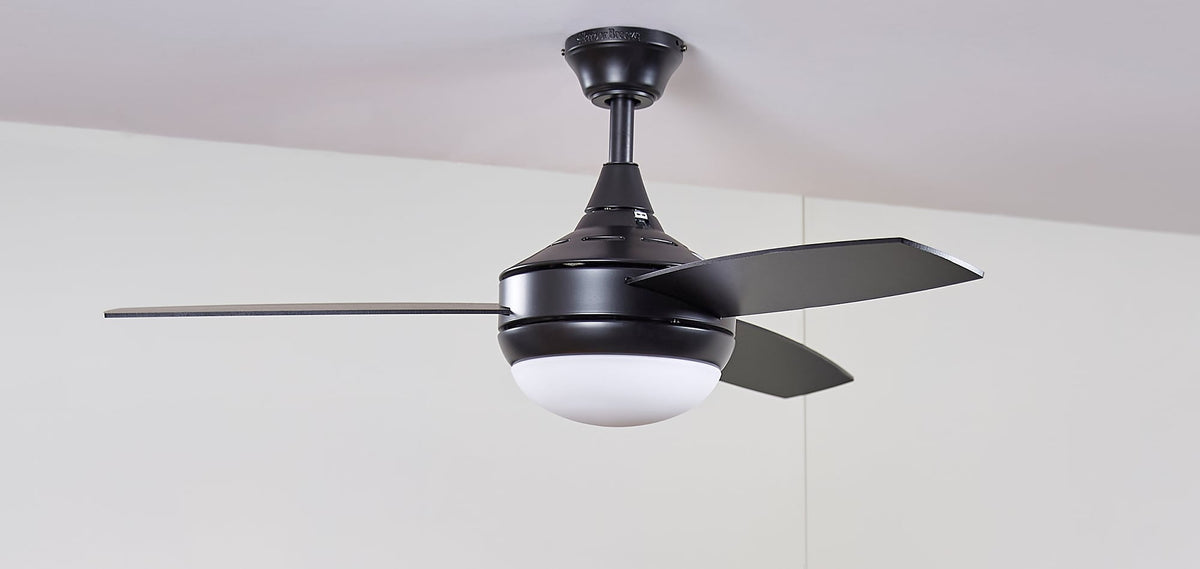 Harbor Breeze Beach Creek 44-in Matte Black LED Indoor Ceiling Fan with Light Kit and Remote (3-Blade)