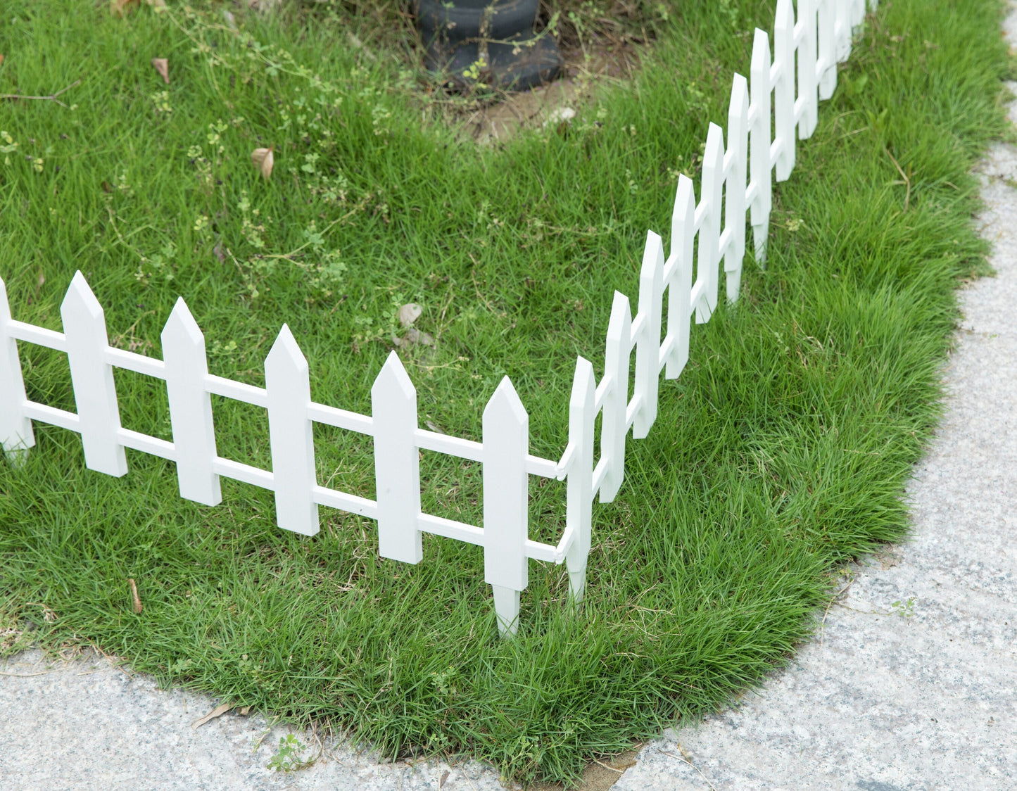Gardenised 2-ft H x 2-ft W White Vinyl Picket Fence Gate (Unassembled)
