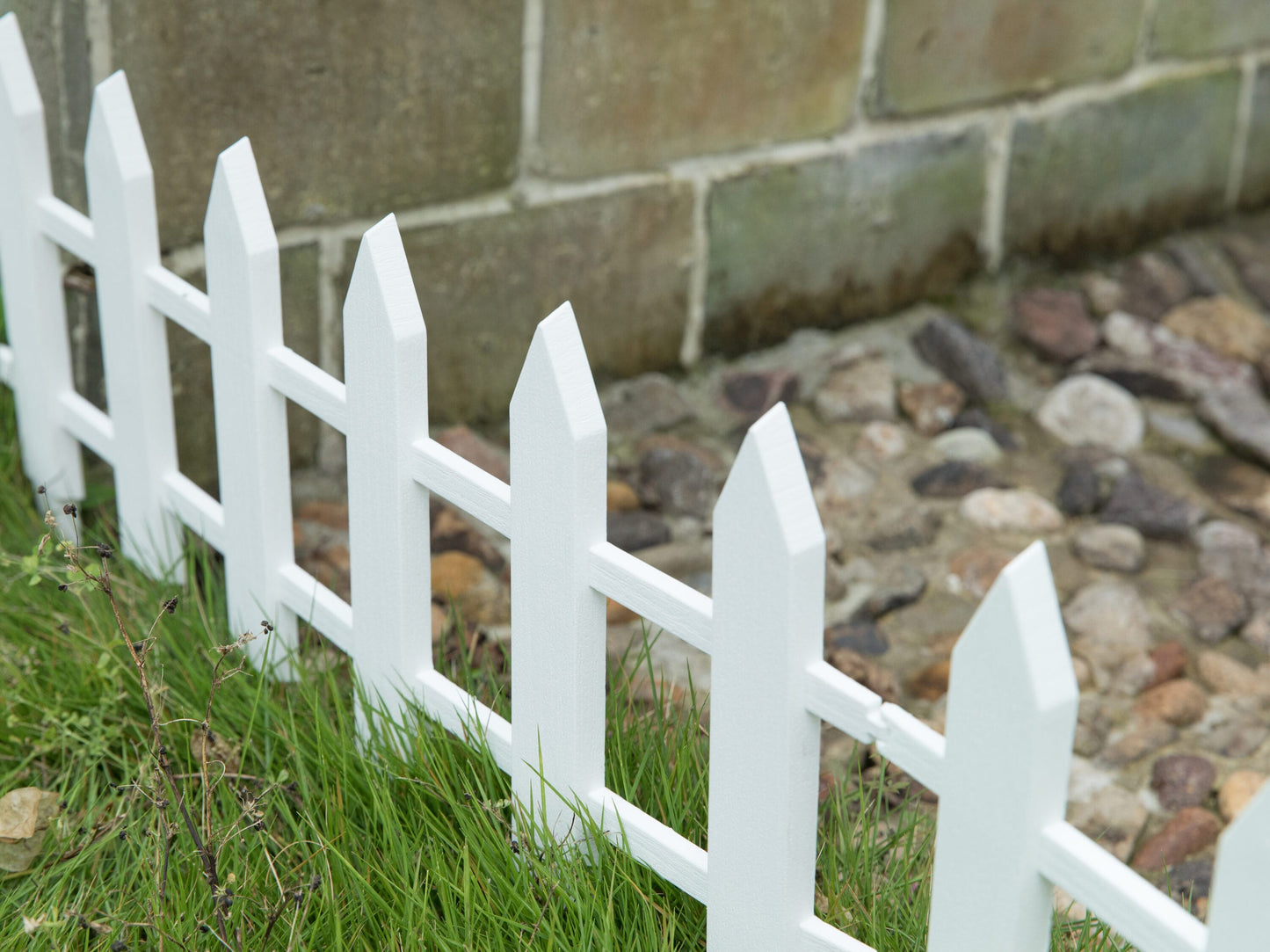 Gardenised 2-ft H x 2-ft W White Vinyl Picket Fence Gate (Unassembled)