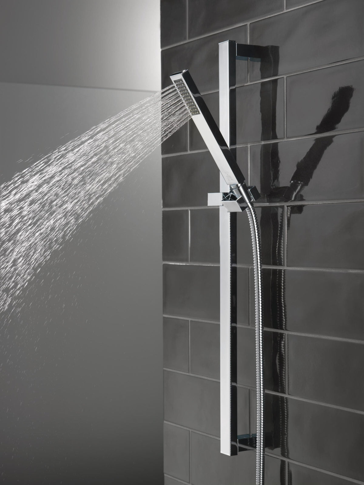 Delta Vero Chrome 1-Spray Handheld Shower with Slide Bar, 1.75 GPM (6.6 LPM)