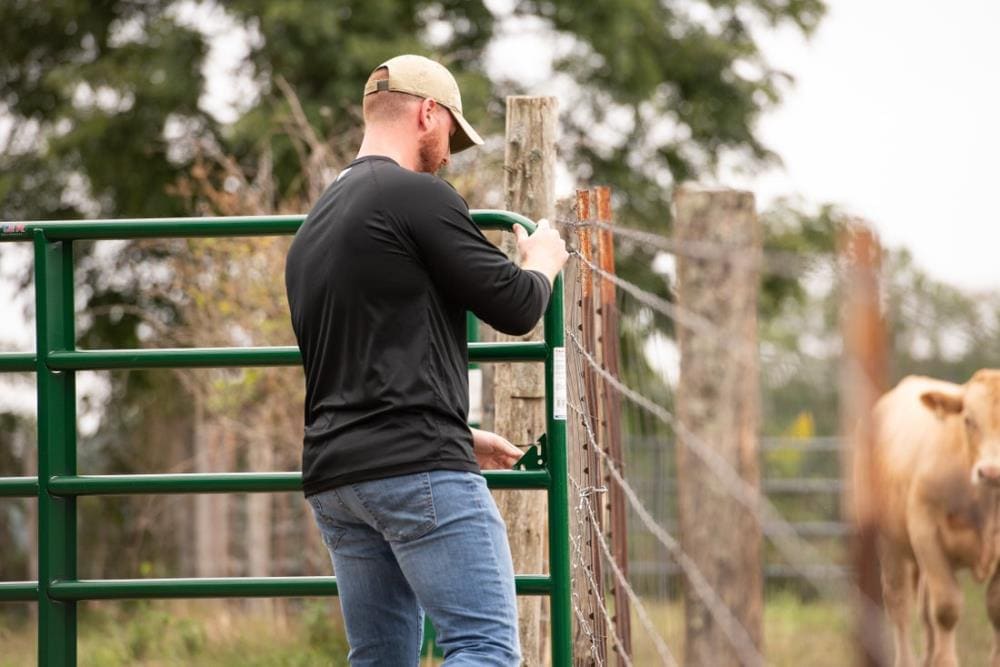 Tarter 4-ft H x 8-ft W Green Powder Over E-coat Steel Farm Corral Fence Gate