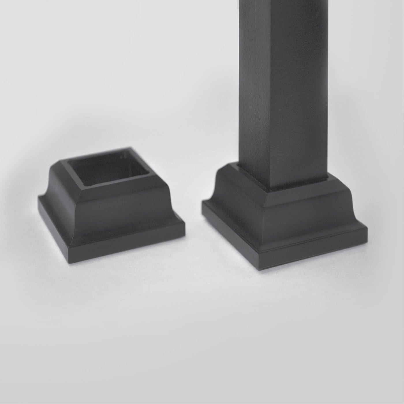 TITAN BUILDING PRODUCTS 3/4-in x 26-in Powder Coated Black Aluminum Square Deck Baluster (10-Pack)