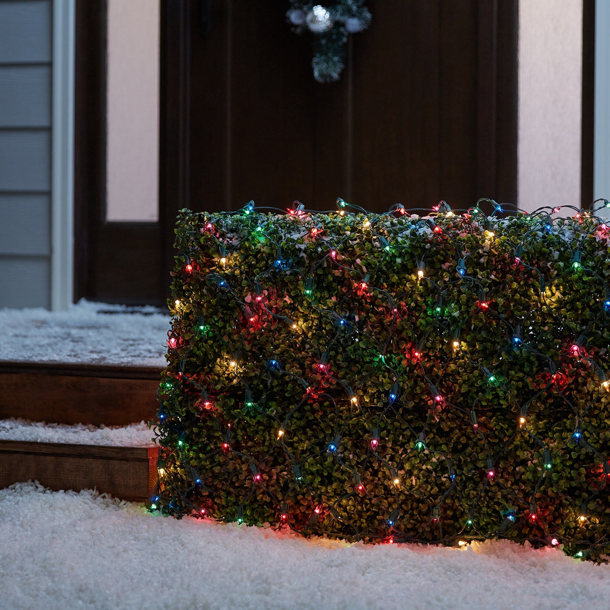 GE ConstantON 6-ft x 4-ft Multicolor Incandescent Mini Plug-In Christmas Net Lights, 300 Count