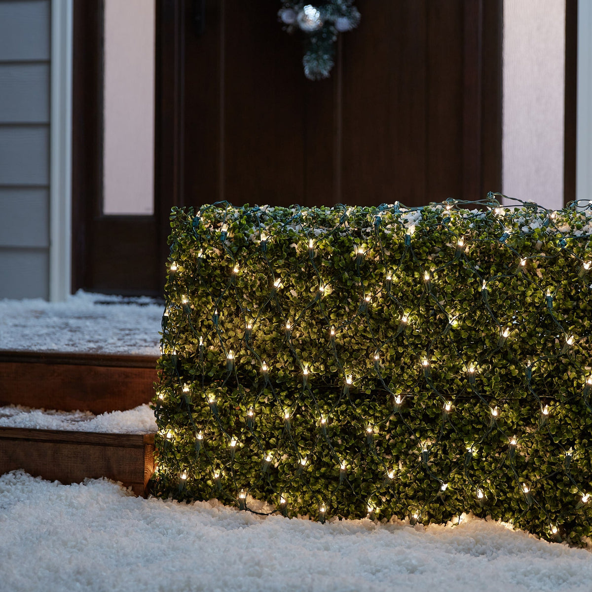 GE ConstantON 6-ft x 4-ft Constant White Incandescent Mini Plug-In Christmas Net Lights