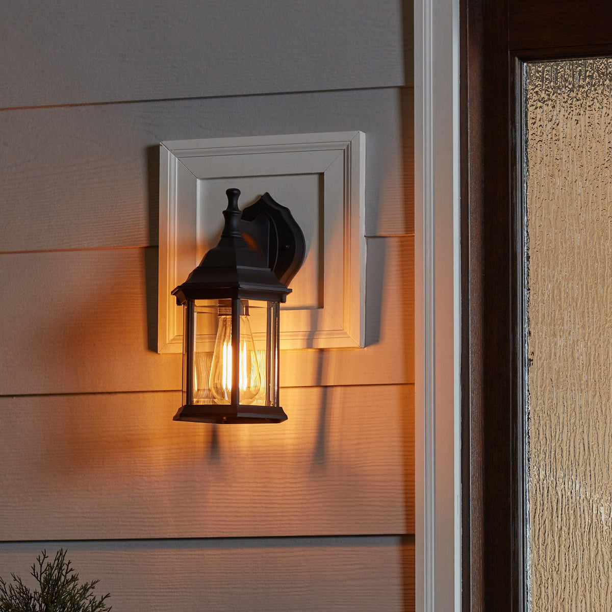 Project Source Henfield 11.81-in H Matte Black Outdoor Wall Lantern, Medium Base (E-26)
