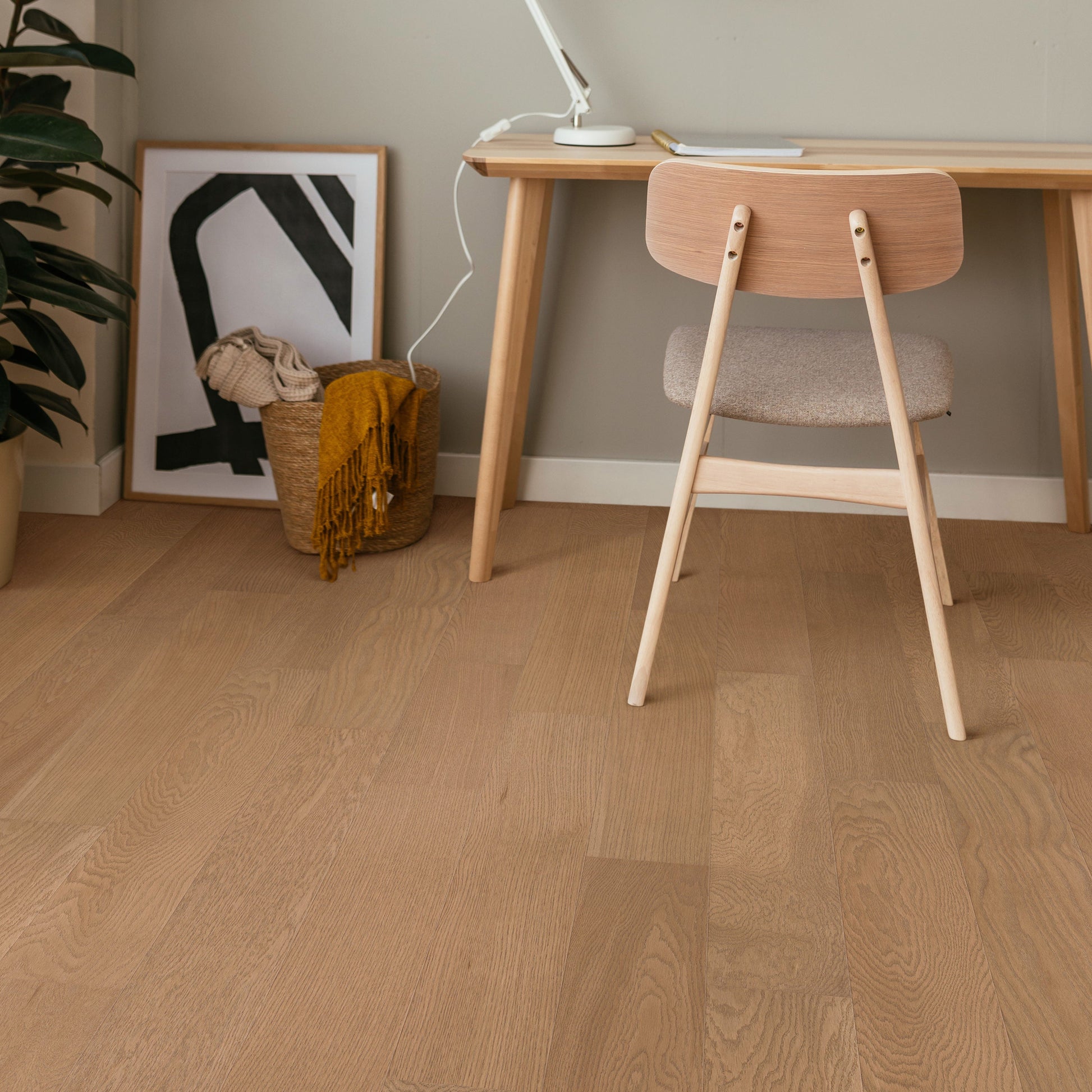 SMARTCORE Oak Carrington hardwood flooring — detail view