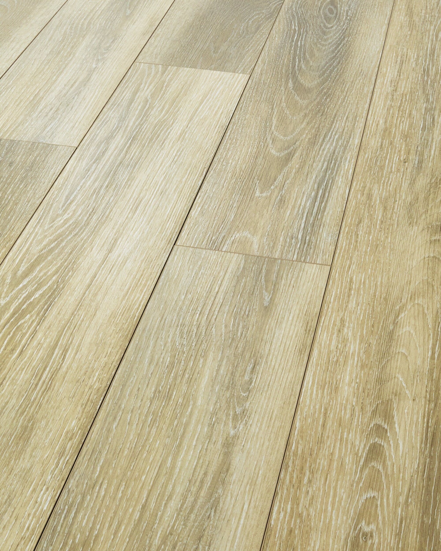 Shaw Rustic Design Bungalow Oak 7-in Wide x 8-mm Thick Waterproof Interlocking Luxury Vinyl Plank Flooring (18.91-sq ft)
