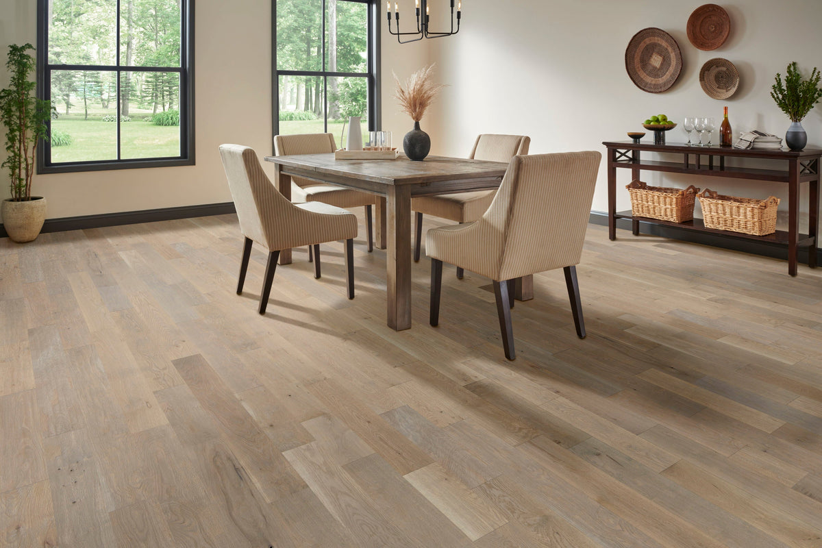 Bruce America's Best Choice Breezy Gray White Oak 5-in W x 3/4-in T Varying Length Handscraped Solid Hardwood Flooring (23.5-sq ft / Carton)