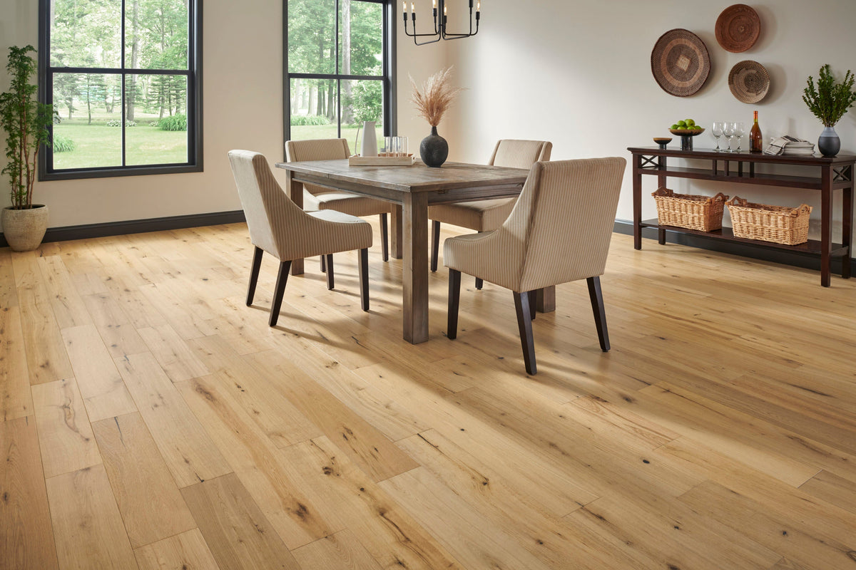 Bruce America's Best Choice Golden Natural White Oak 6-in W x 3/8-in T x Varying Length Wirebrushed Engineered Hardwood Flooring (30.63-sq ft / Carton)