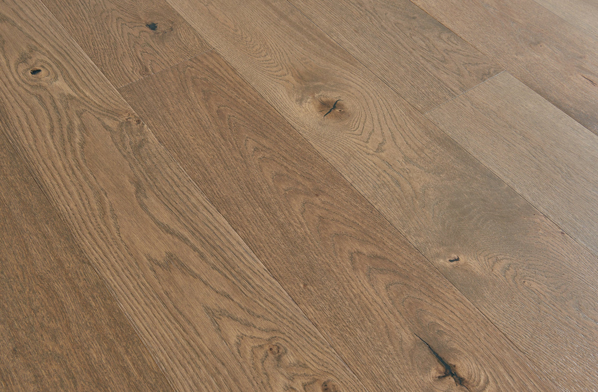 Bruce America's Best Choice Haven Point White Oak 7-in W x 3/8-in T x Varying Length Smooth/Traditional Engineered Hardwood Flooring (32.63-sq ft / Carton)
