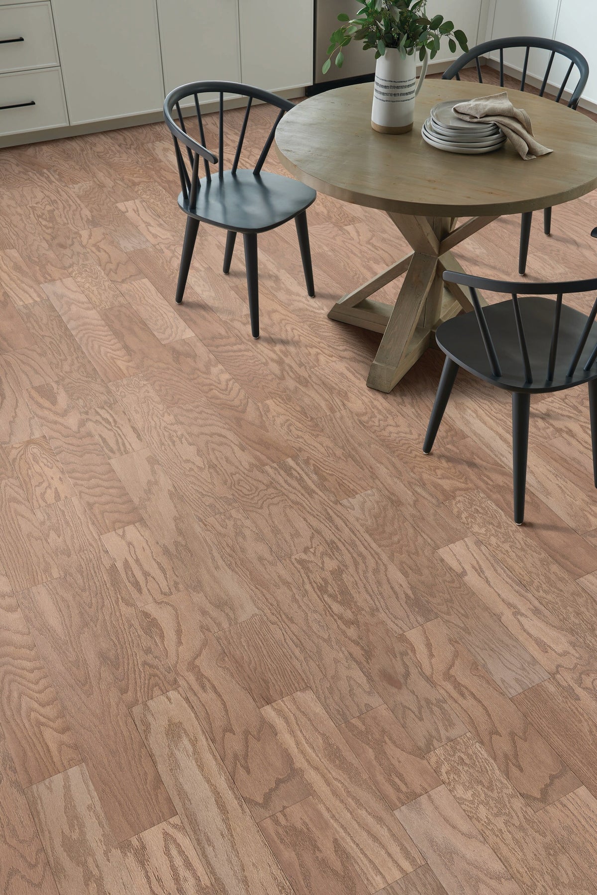 Bruce Frisco Good Natured Red Oak 5-in W x 3/8-in T x Varying Length Smooth/Traditional Engineered Hardwood Flooring (41.5-sq ft / Carton)
