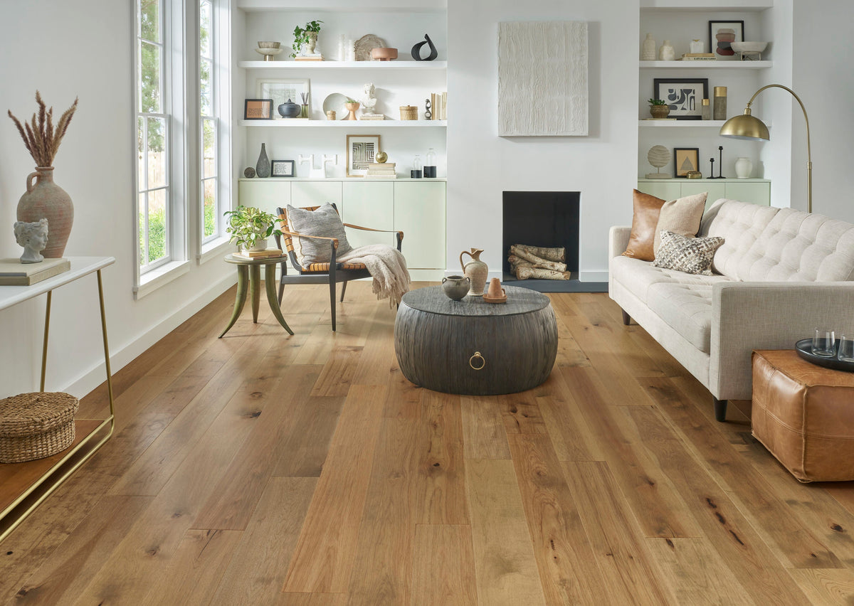 Bruce America's Best Choice Hill Farm Hickory 7-in W x 3/8-in T x Varying Length Smooth/Traditional Engineered Hardwood Flooring (32.63-sq ft / Carton)