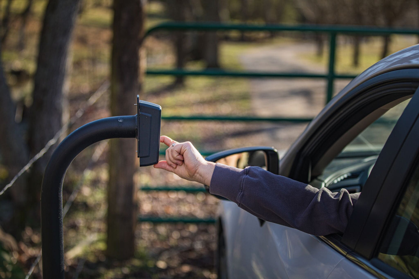 Mighty Mule Fm100 Keypad Mounting Post