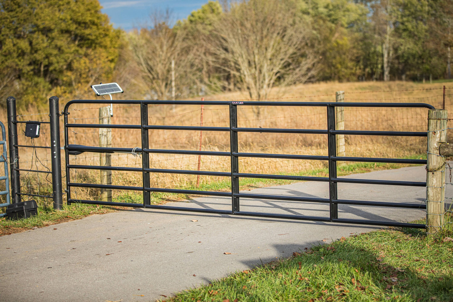 Mighty Mule 18-ft Single Swing Universal Battery Driveway Gate Opener Kit (Solar Compatible)