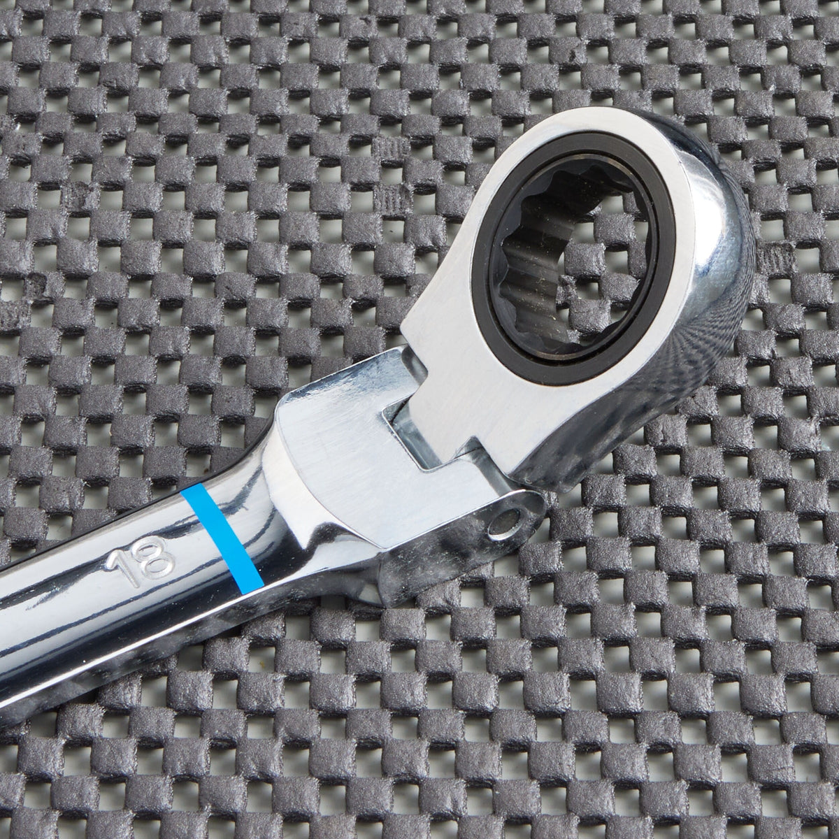 Kobalt 18mm 12-point Metric Flexible Head Ratchet Wrench