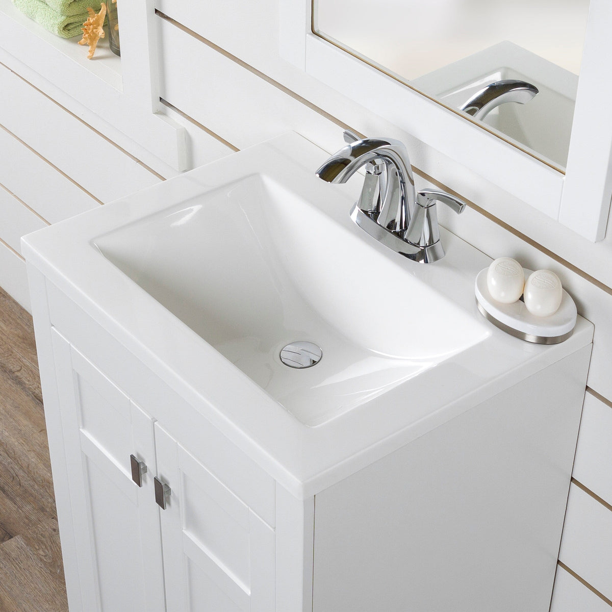 Diamond NOW Brenton 24-in White Single Sink Bathroom Vanity with White Cultured Marble Top