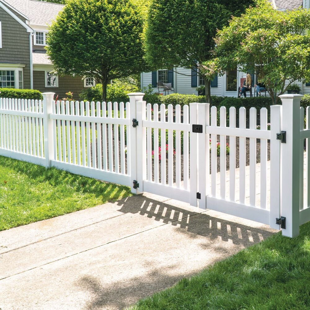 Freedom Lennox 4-ft H x 8-ft W White Vinyl Fence Panel (Unassembled)