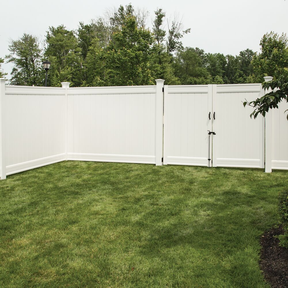 Freedom Emblem 6-ft H x Adjustable (3-ft to 5-ft) W White Vinyl Flat-top Fence Gate Kit No Dig (Unassembled)