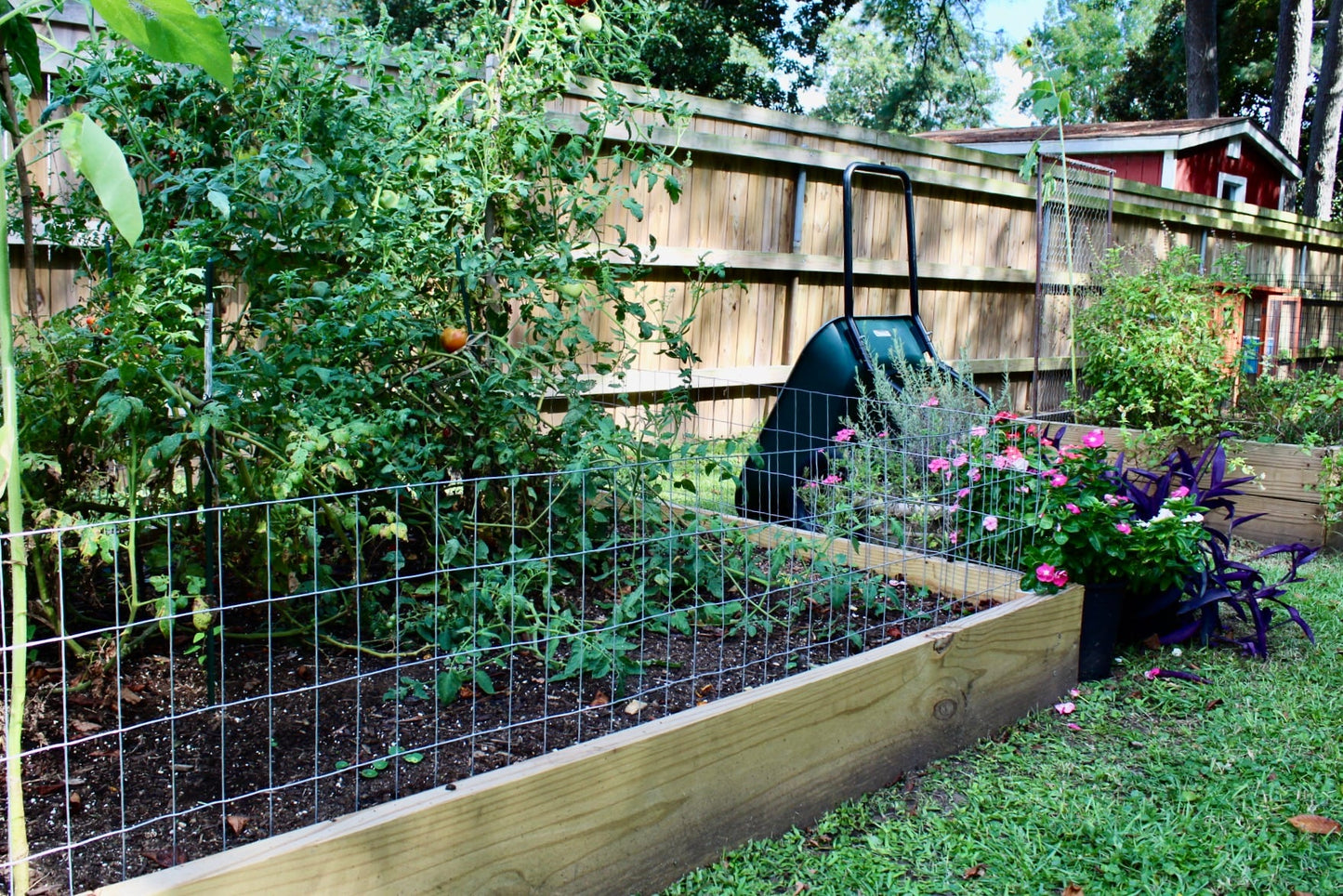 IRONRIDGE Gray Steel Welded Wire Rolled Fencing with Mesh Size 2-in x 4-in