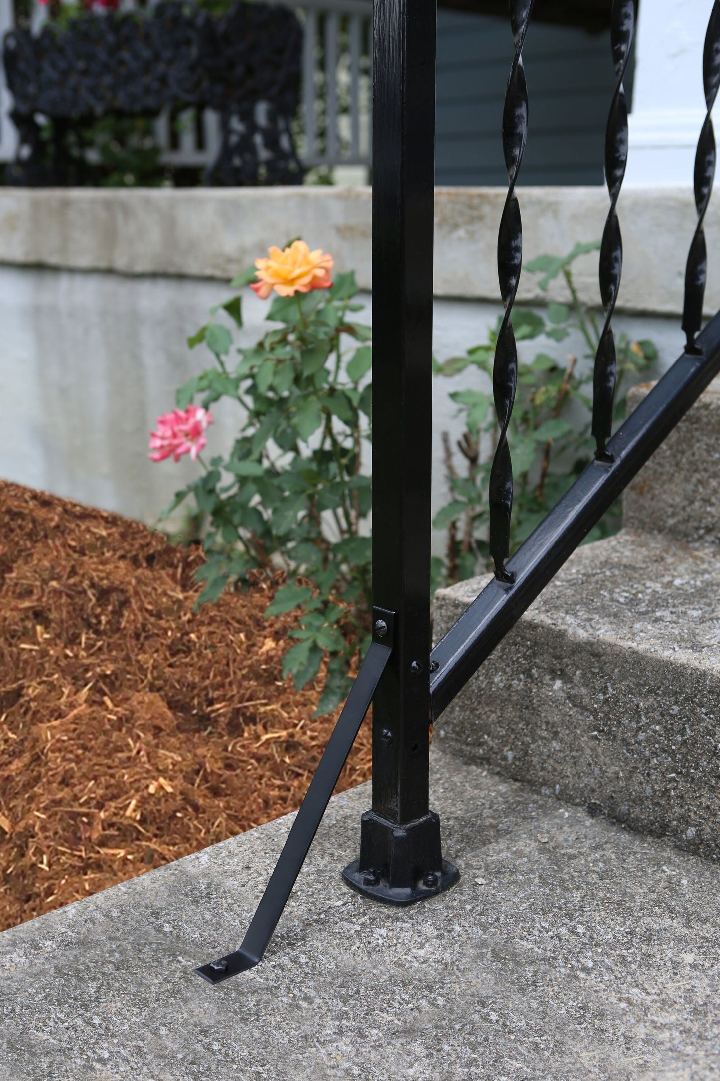 Gilpin Windsor 1.25-in x 1.25-in x 3-ft Black Metal Deck Post