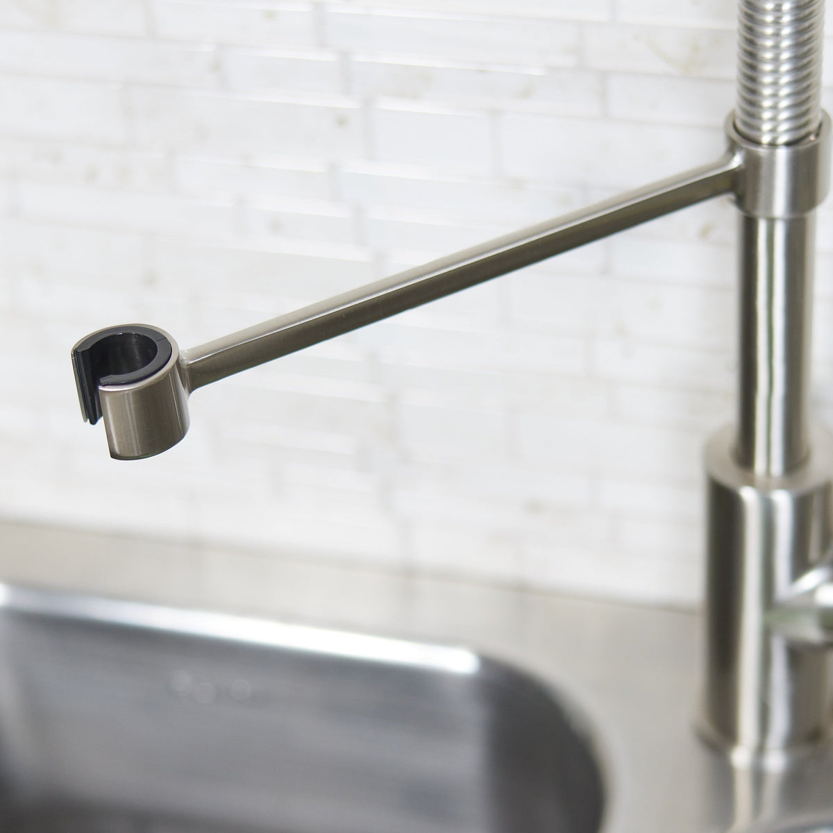 Project Source Flynt Brushed Stainless Single-Handle Deck-Mount Pull-Down Kitchen Faucet with Deck Plate, 1.8 GPM