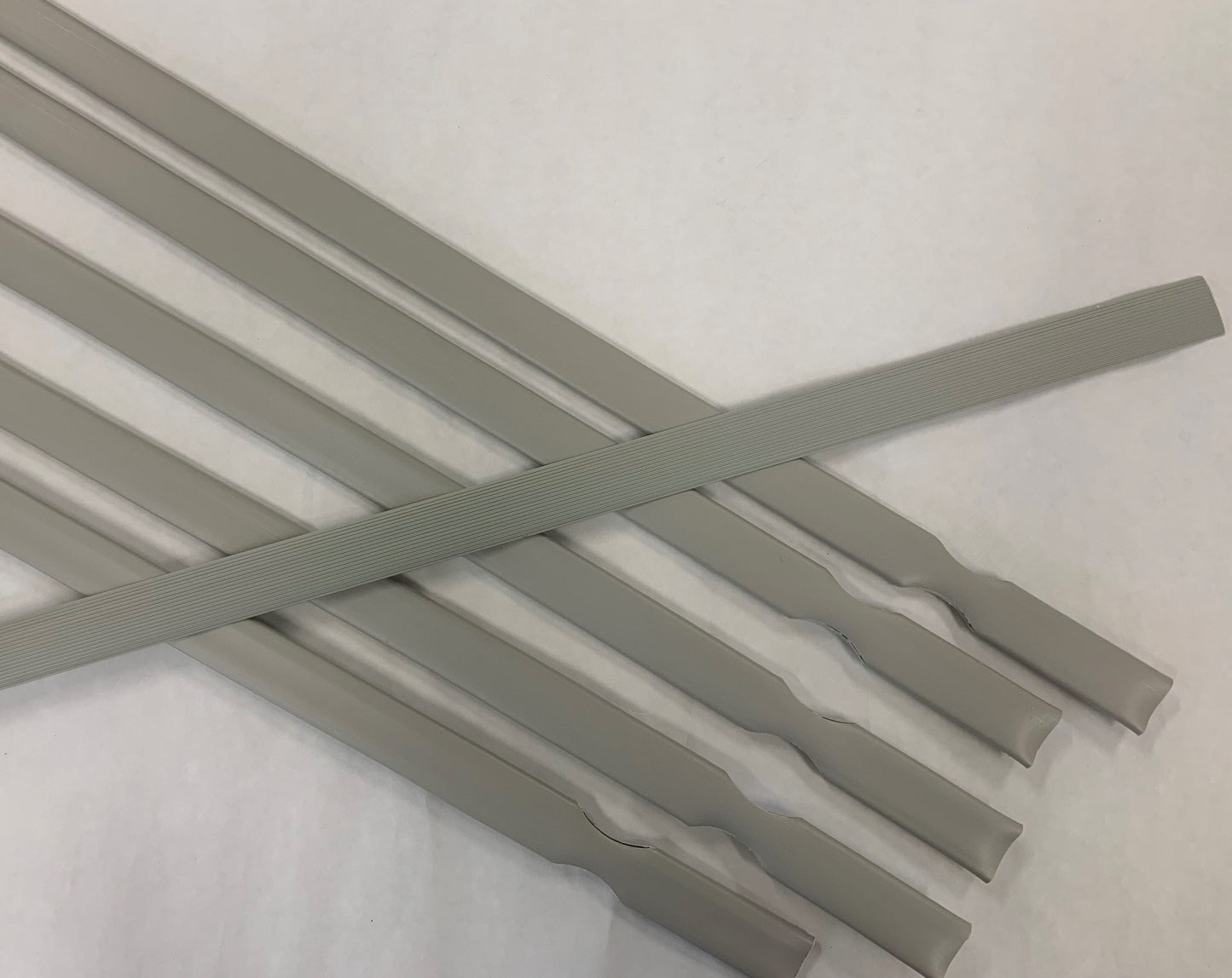 Pexco 4-ft H x 1-in W Gray Hdpe Chain Link Fence Slat 82-Pack