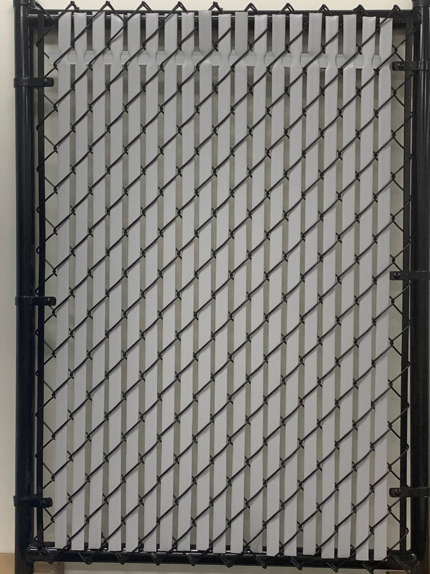 Pexco 5-ft H x 1-in W Gray Hdpe Chain Link Fence Slat 82-Pack